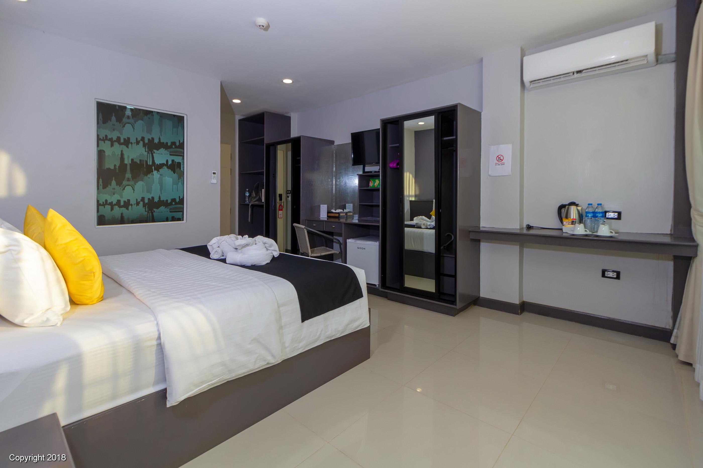 Modern Living Residence Phuket Extérieur photo